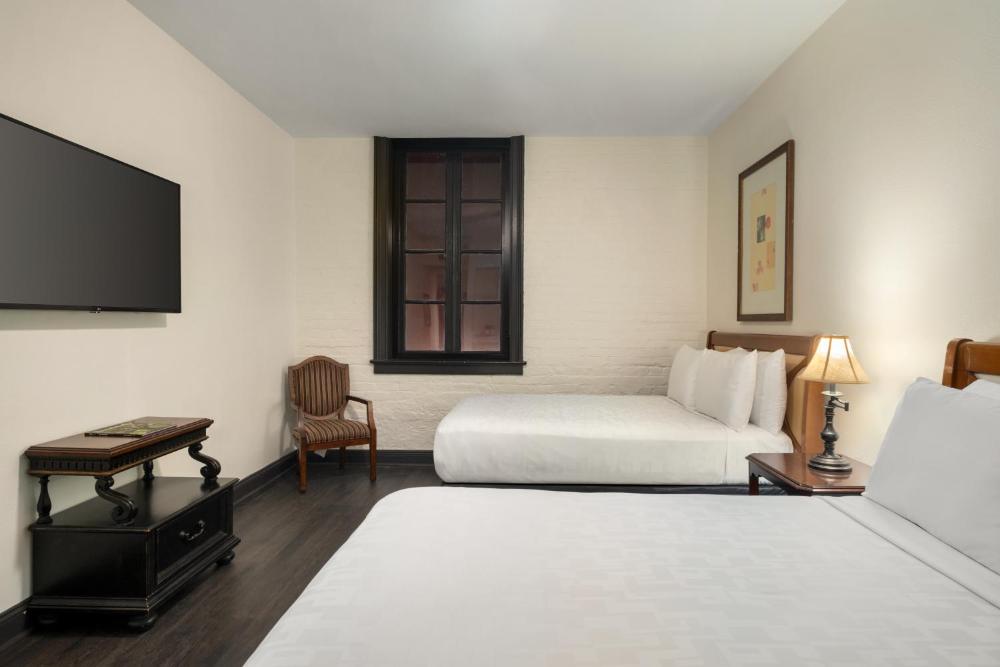 Double Room with Two Double Beds interior