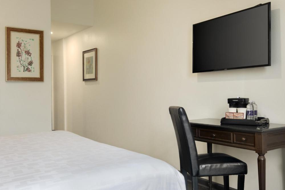 King Room with Balcony interior
